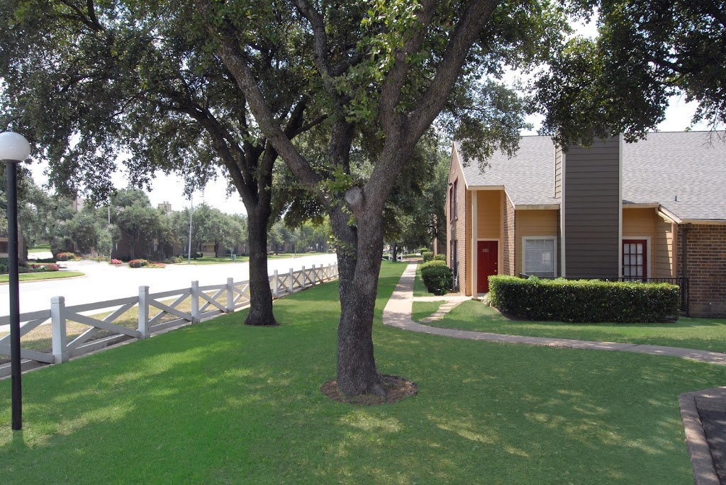 Hunt Club Apartments | 1001 Fuller Wiser Rd, Euless, TX 76039, USA | Phone: (469) 464-5652