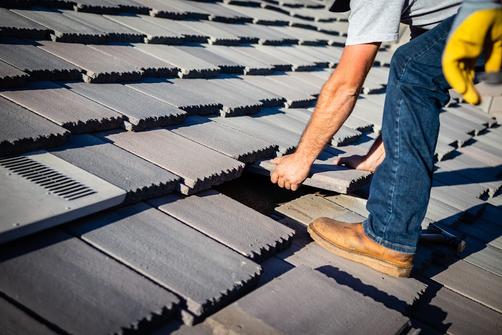 4 U Roofing | 226 Yale Blvd, Glenn Heights, TX 75154, USA | Phone: (432) 288-3846