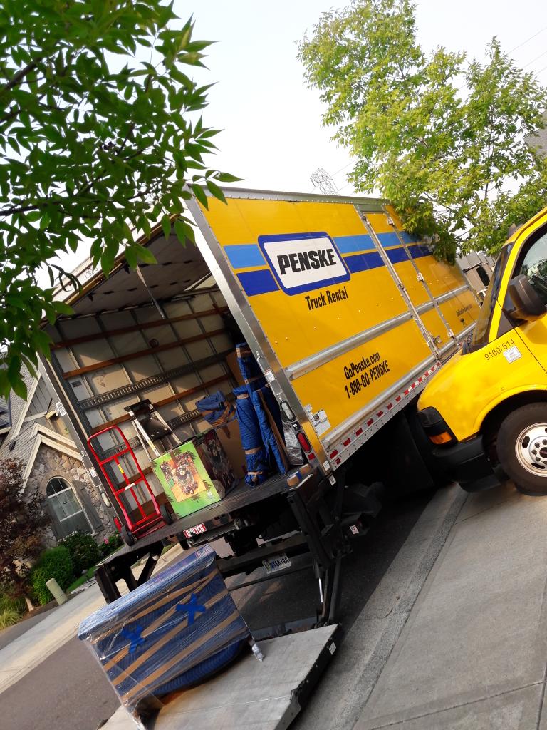 Caseys Movers LLC | 5932 SE Equestrian Dr, Portland, OR 97236 | Phone: (971) 247-1556