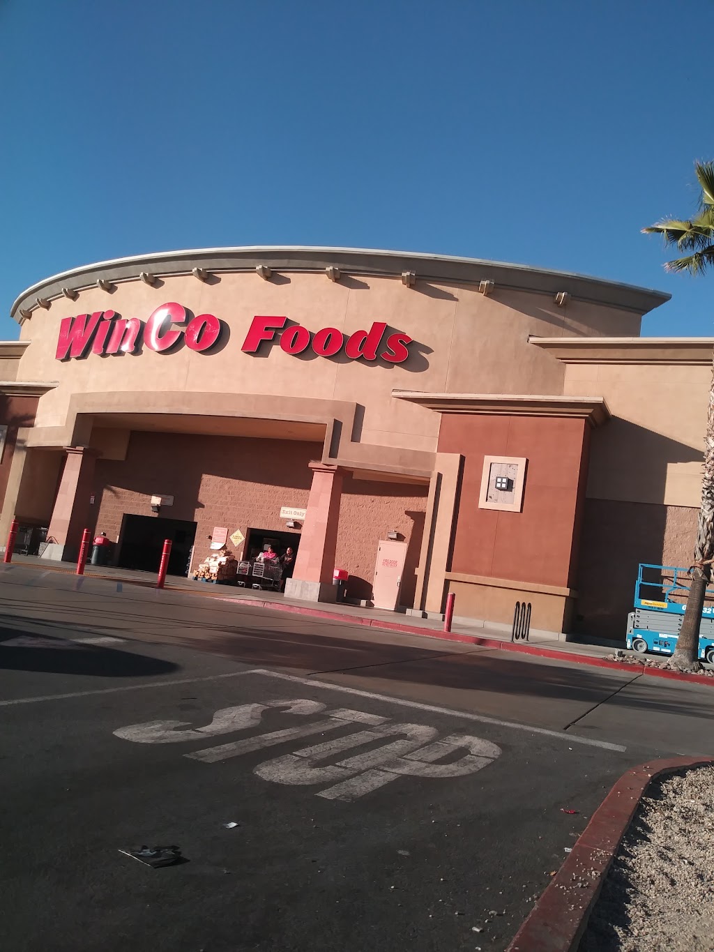 WinCo Foods | 4602 Florida Ave, Hemet, CA 92545, USA | Phone: (951) 929-1606