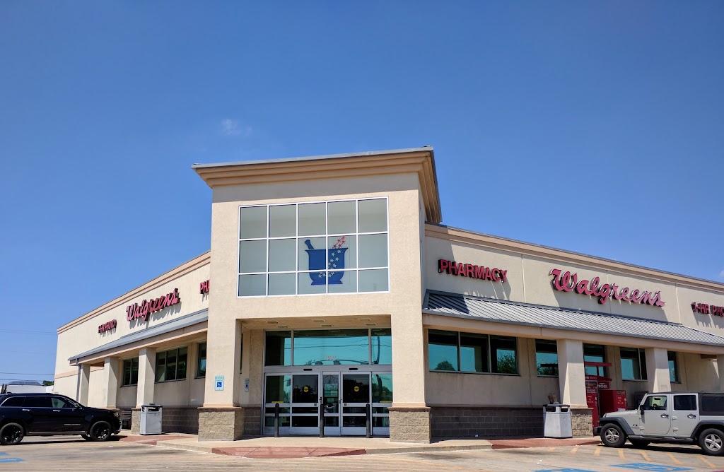 Walgreens | 802 E Pioneer Pkwy, Grand Prairie, TX 75051, USA | Phone: (972) 262-0984