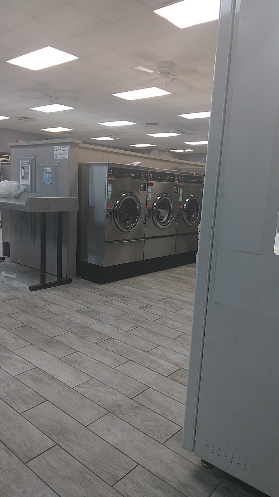 University Laundromats Corporation | 1917 E Fletcher Ave, Tampa, FL 33612 | Phone: (813) 374-2330