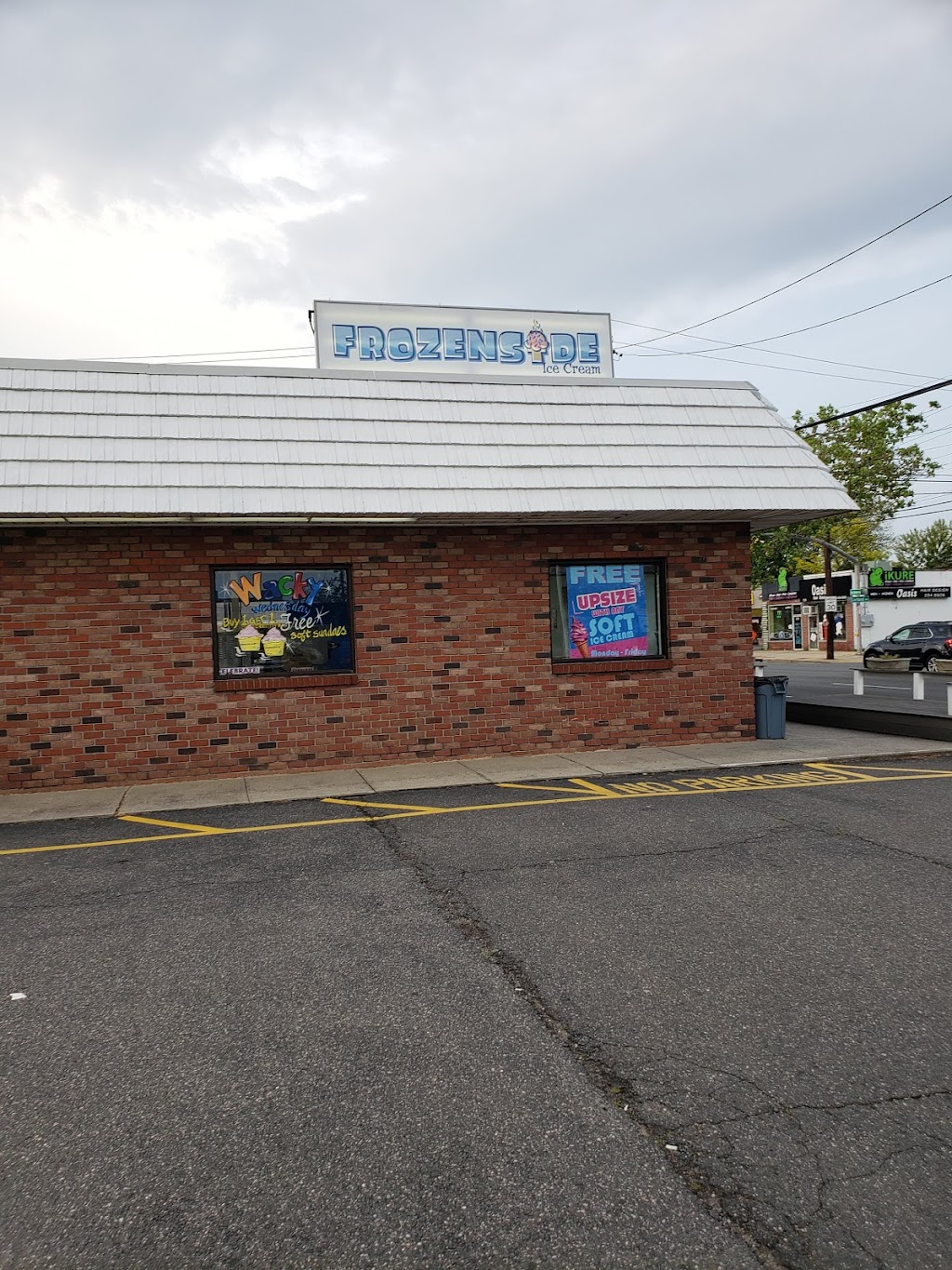 Frozen side Ice Cream | 3286 Long Beach Rd, Oceanside, NY 11572 | Phone: (516) 286-0077