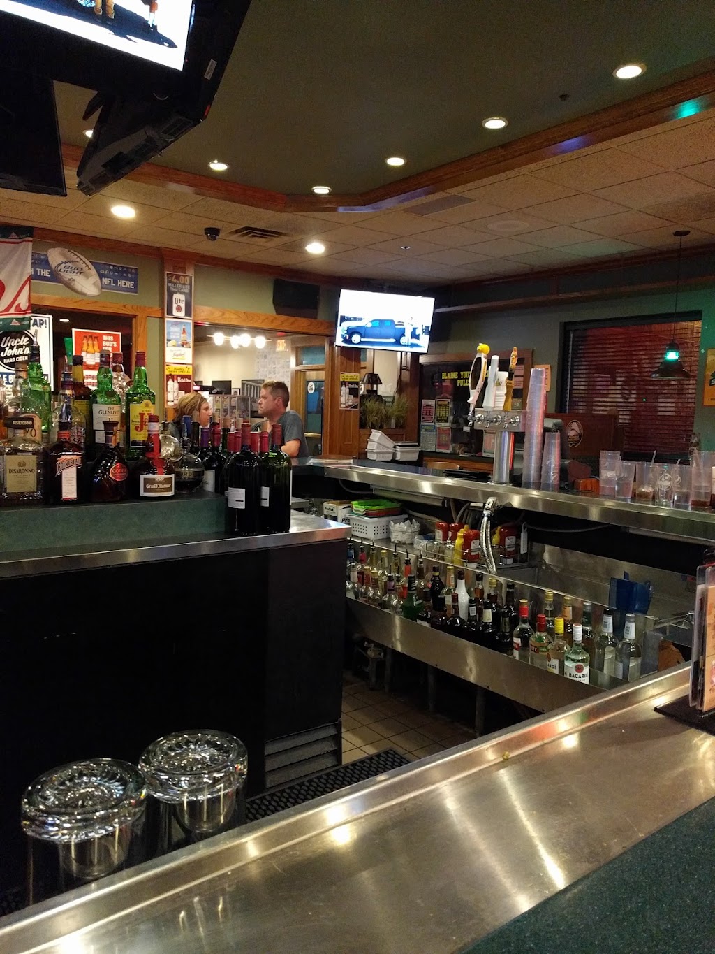 Broadway Bar & Pizza | 11822 Aberdeen St NE, Blaine, MN 55449, USA | Phone: (763) 755-5080