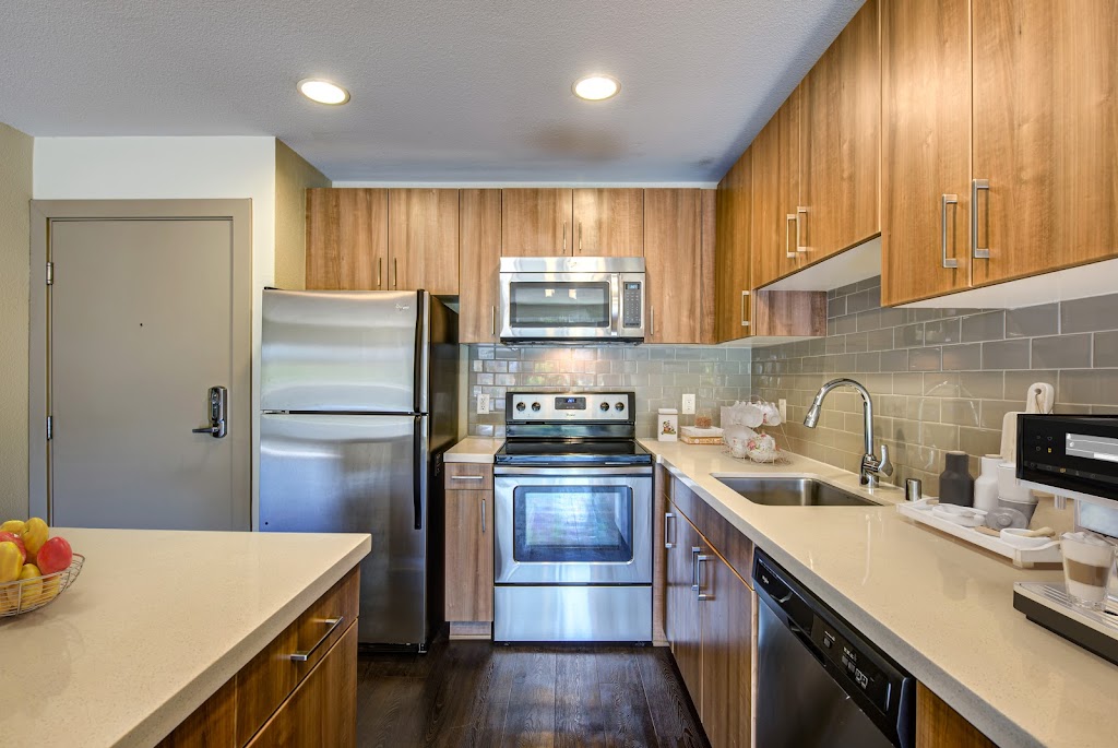 Harborside Marina Bay Apartments | 14015 Tahiti Way, Marina Del Rey, CA 90292, USA | Phone: (424) 835-5813