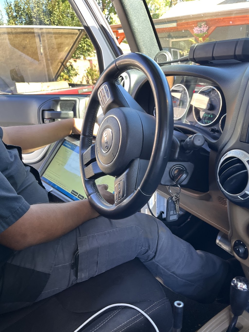 MOBILE MECANICO Y ELECTRICO | 10153 Woodman Ave, Mission Hills, CA 91345, USA | Phone: (818) 668-0700