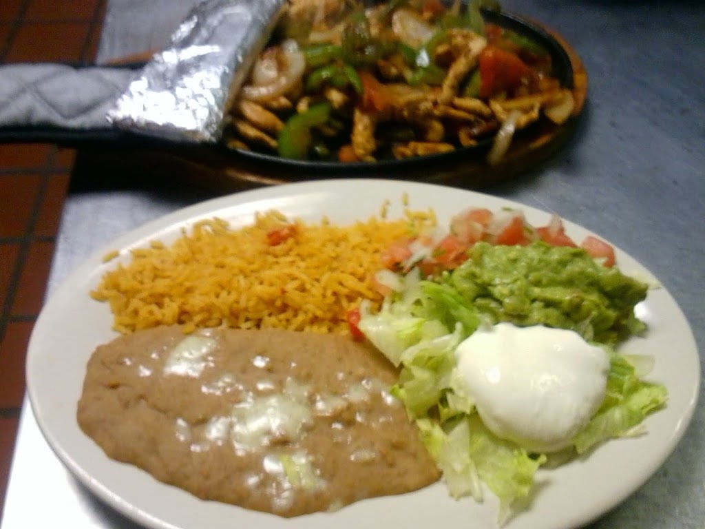 Mi casita mexican restaurant | 101 E Walnut St, Gillespie, IL 62033, USA | Phone: (217) 839-3600