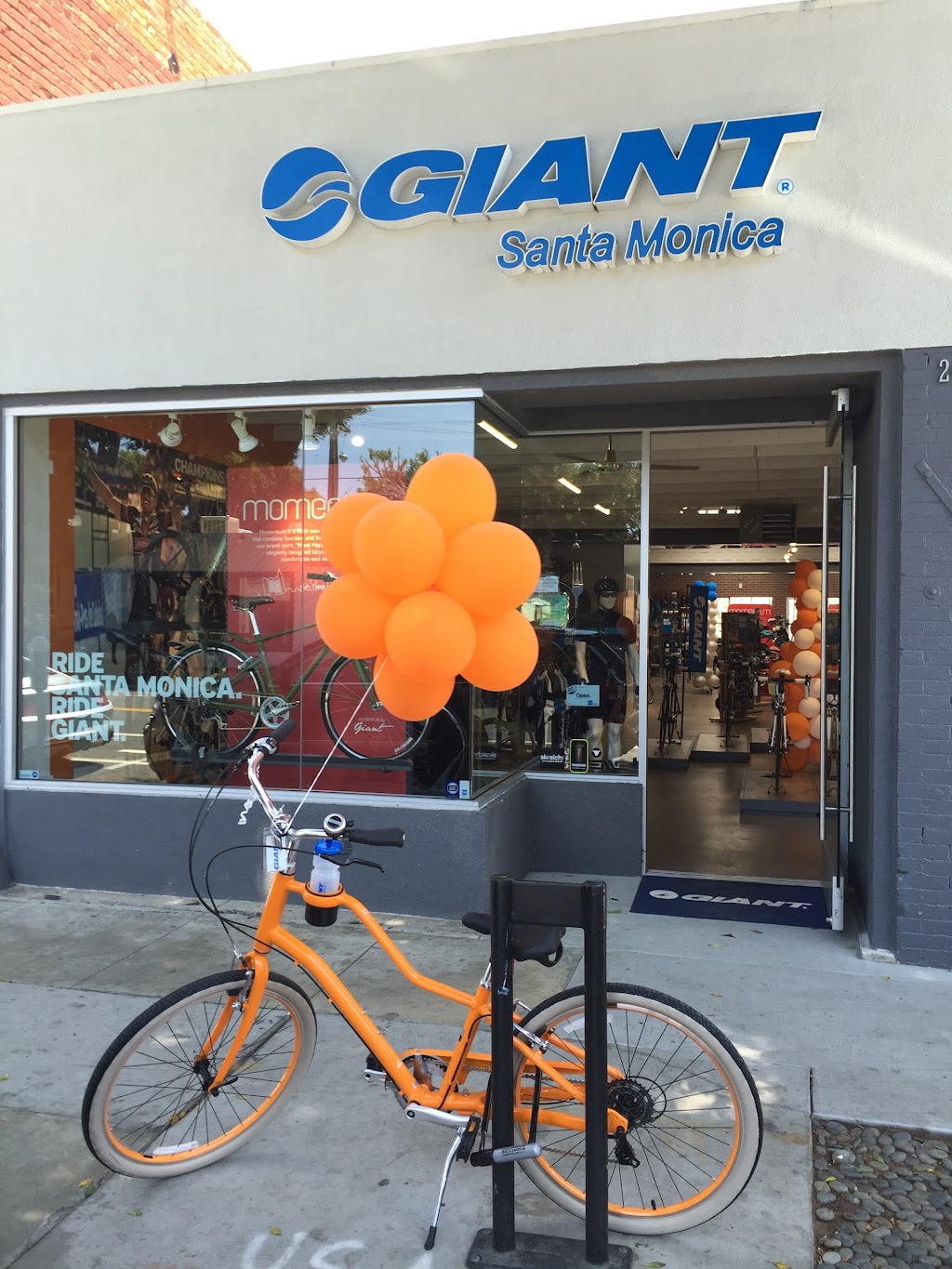 Giant Santa Monica | 2411 Main St, Santa Monica, CA 90405 | Phone: (310) 399-6200