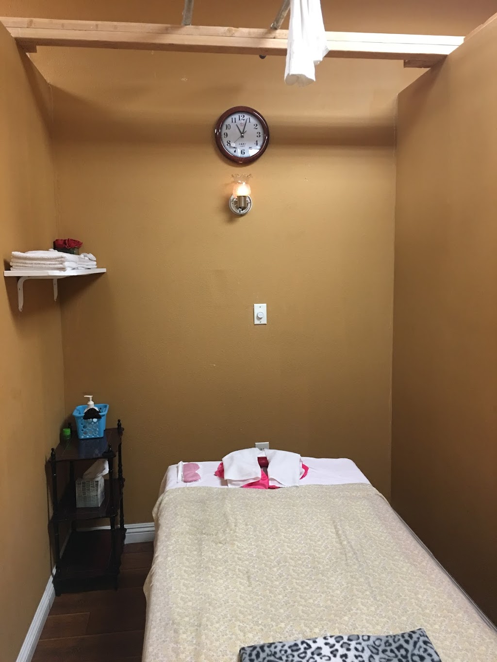 Relax Foot Spa Massage | 4180 Woodruff Ave STE 2, Lakewood, CA 90713, USA | Phone: (562) 420-2590