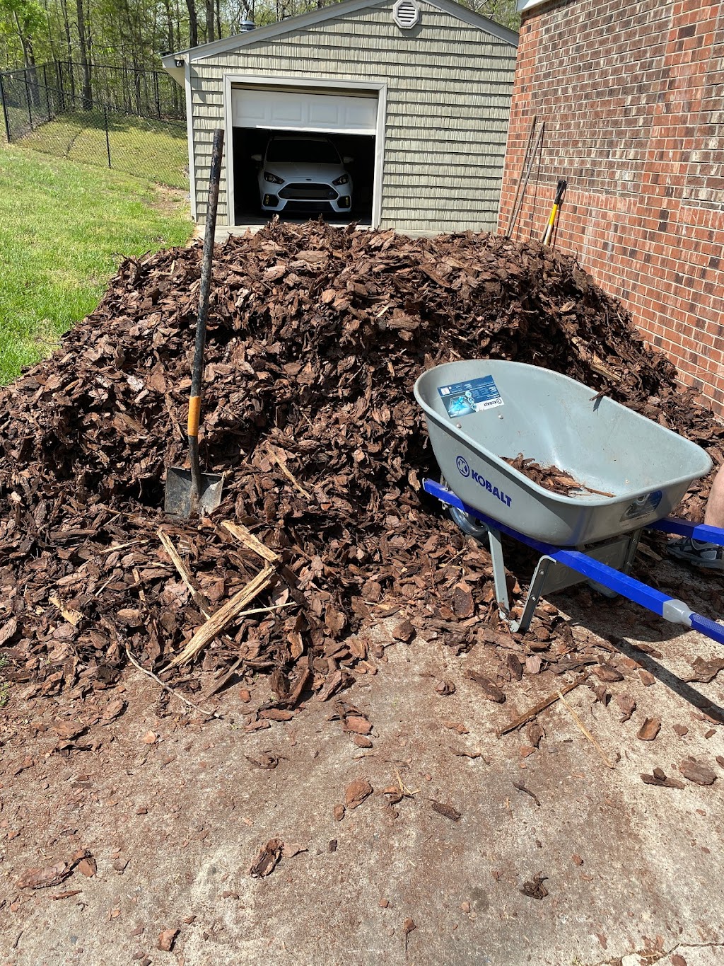 Jones Mulch | 2259 Norman Shoaf Rd, Winston-Salem, NC 27107, USA | Phone: (336) 403-0116