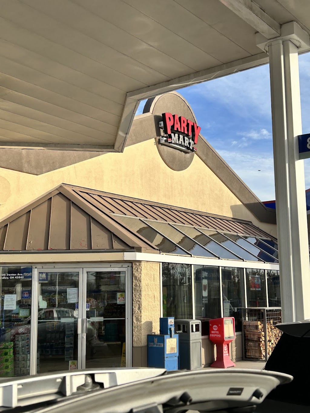 Party Mart | 1100 W Trenton Ave, Findlay, OH 45840, USA | Phone: (419) 425-3301