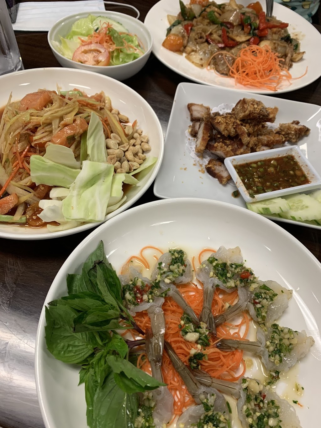 Asiannights Lao-Thai Cuisine & Bar | 2905 N Beach St, Fort Worth, TX 76111 | Phone: (682) 841-1116