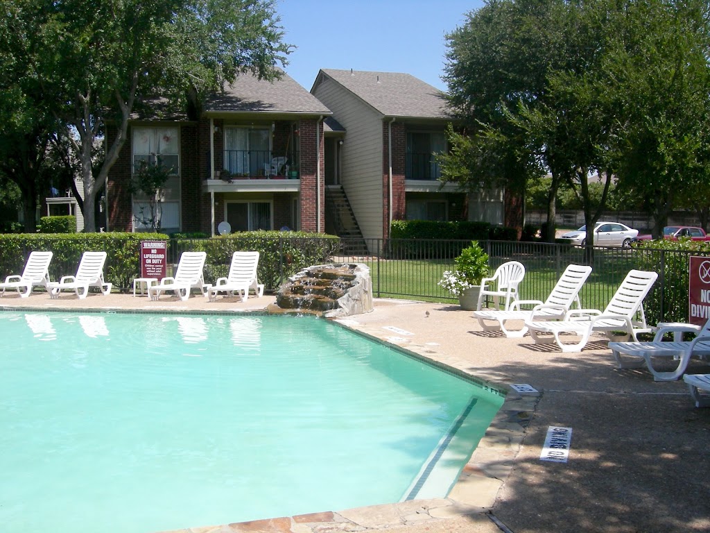 Charter Oak Apartments | 105 E Harwood Rd, Euless, TX 76039, USA | Phone: (817) 587-6936