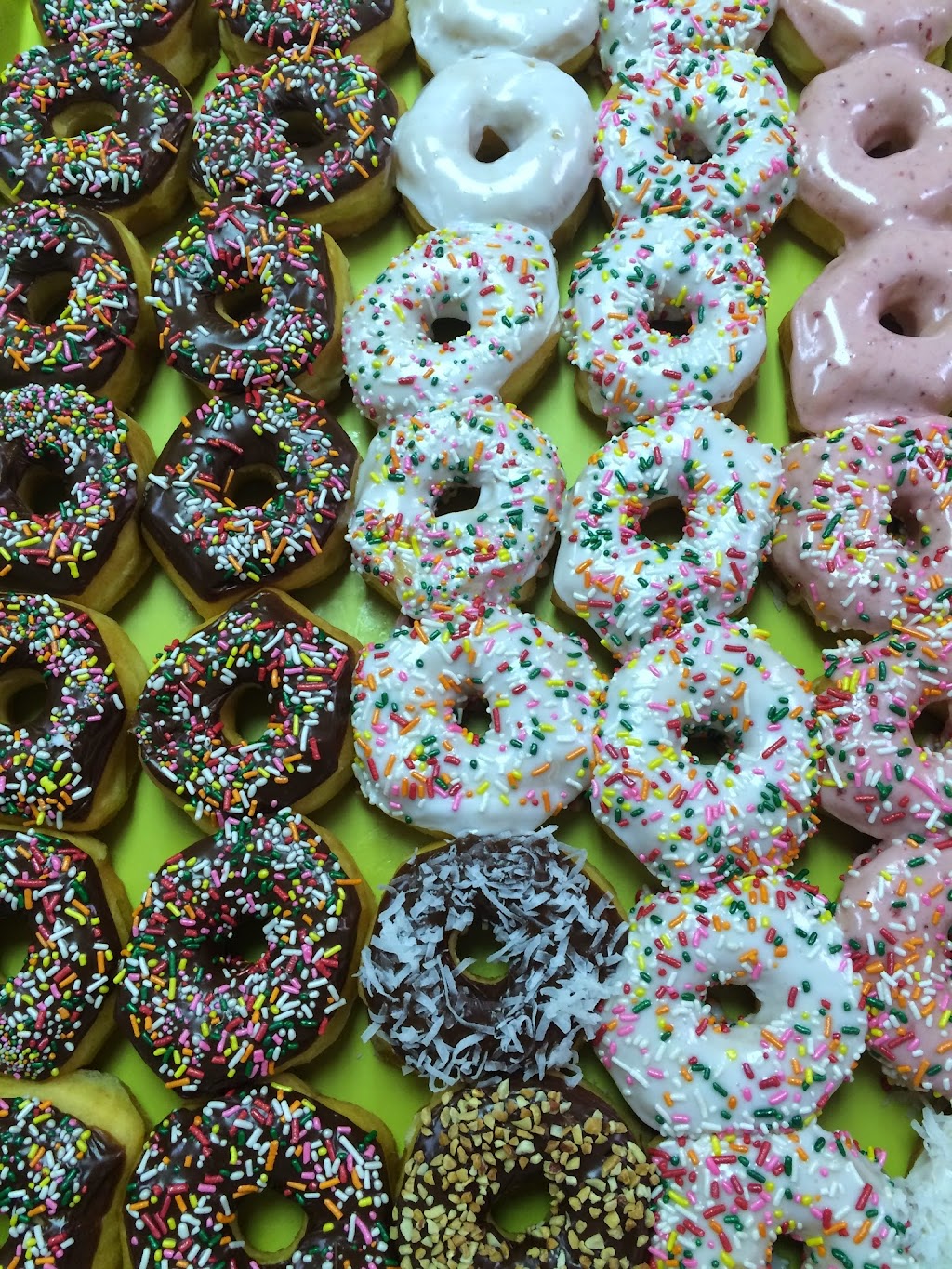 Donut Palace | 439 S Water Ave, Gallatin, TN 37066, USA | Phone: (615) 230-3993