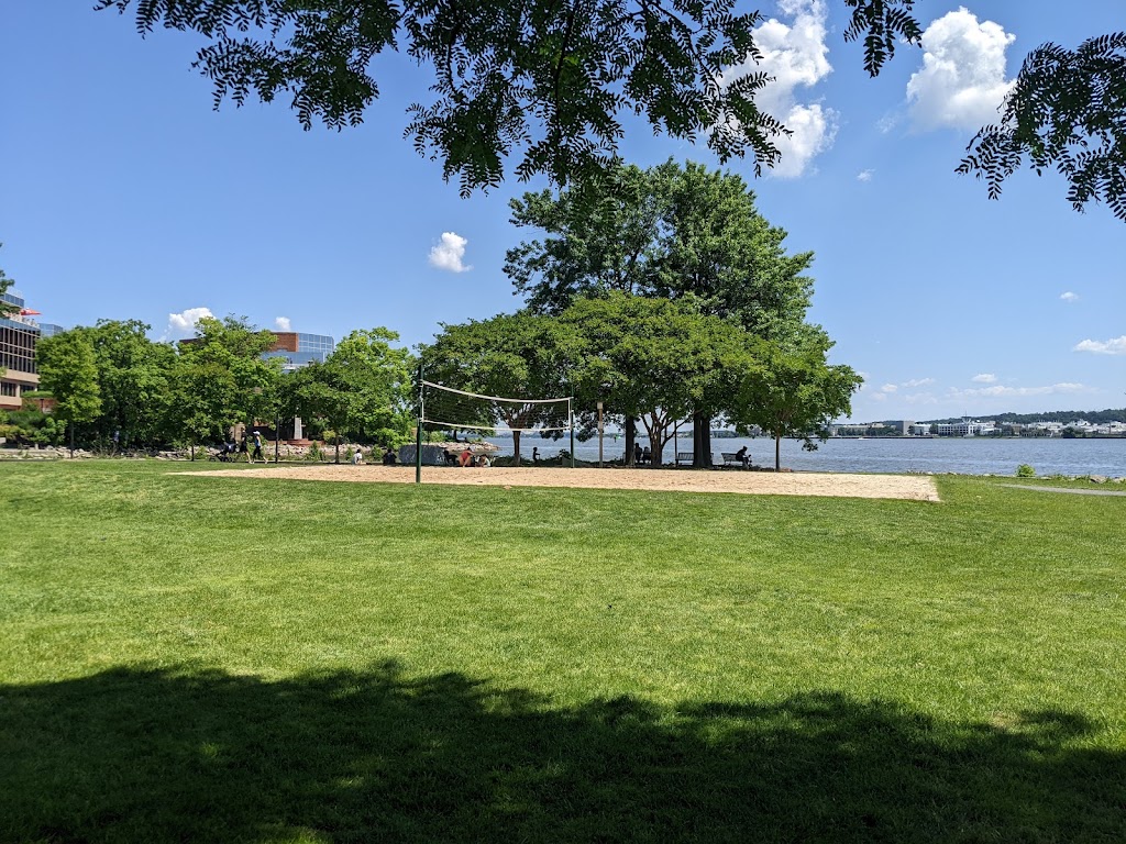 Rivergate City Park | 2 Montgomery St, Alexandria, VA 22314, USA | Phone: (703) 746-4343