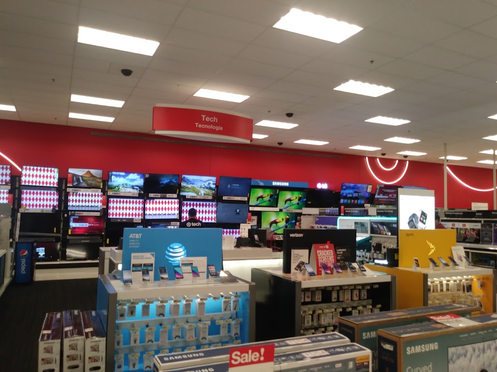 Target | 2700 W 120th St, Hawthorne, CA 90250, USA | Phone: (323) 492-1000