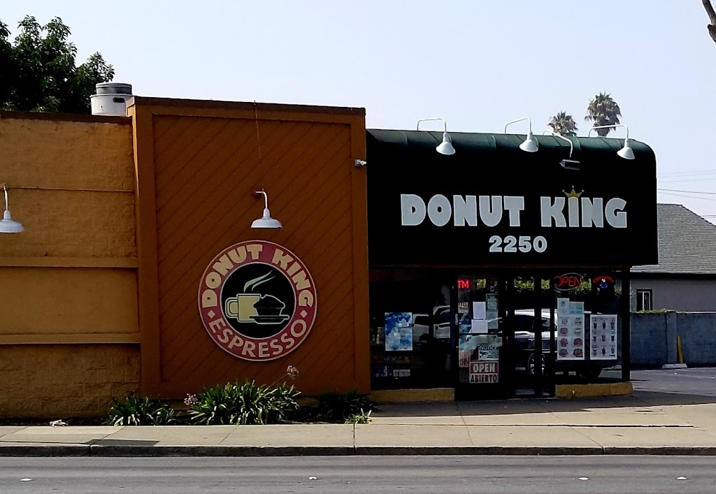 Donut King | 2250 Broadway Ave, San Pablo, CA 94806, USA | Phone: (510) 232-1578