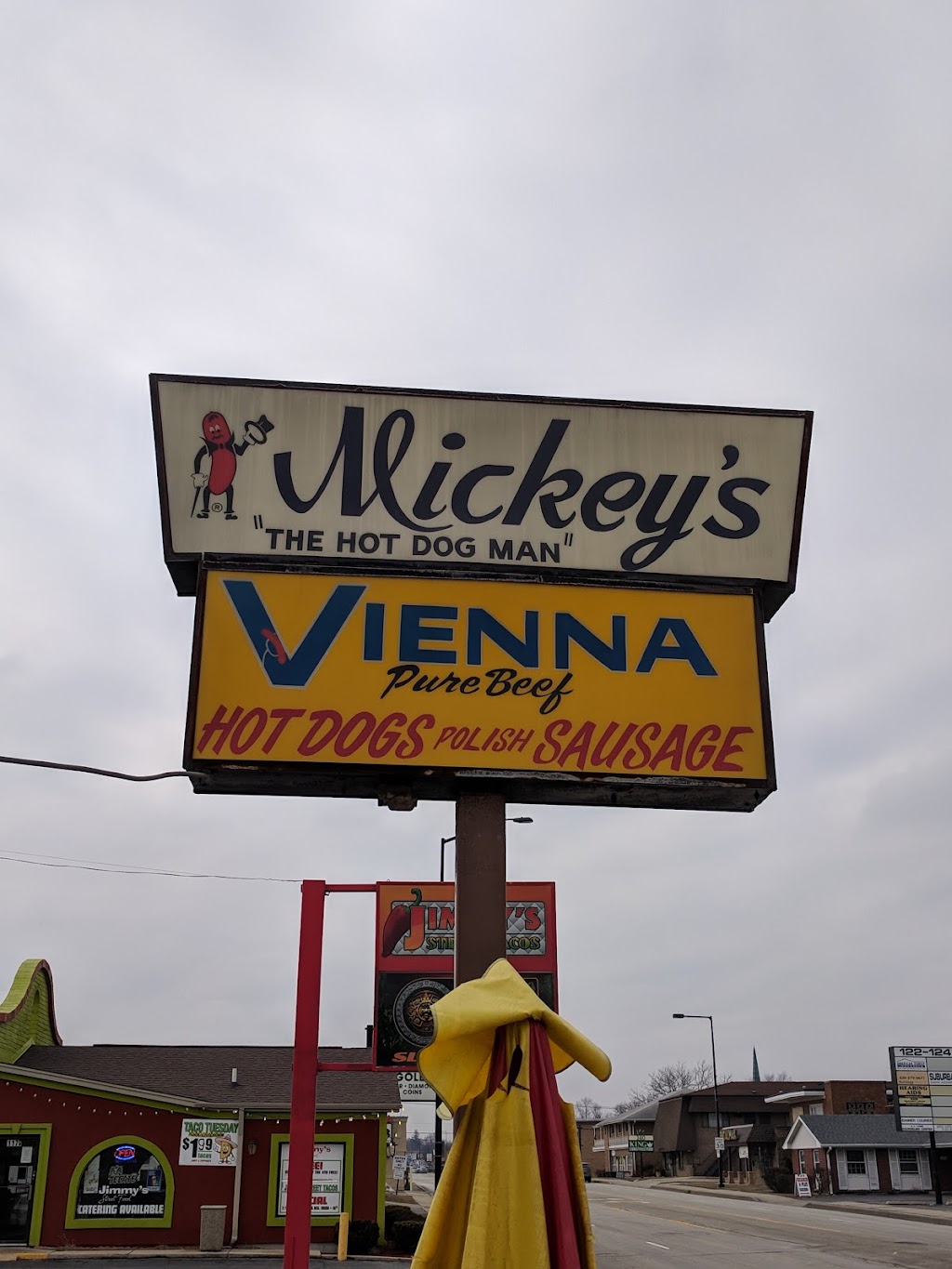 Mickeys Drive-In | 105 St Charles Rd, Villa Park, IL 60181, USA | Phone: (630) 530-8160