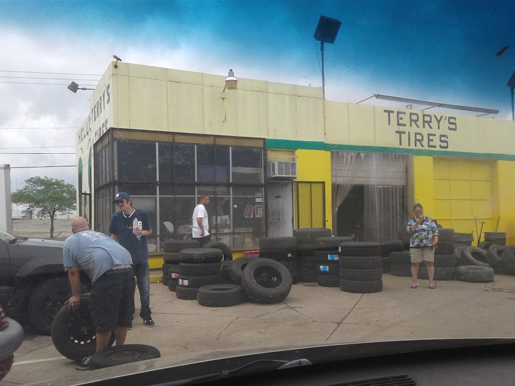 Terrys Tires | 1153 N Perry St, Pontiac, MI 48340 | Phone: (248) 332-5460