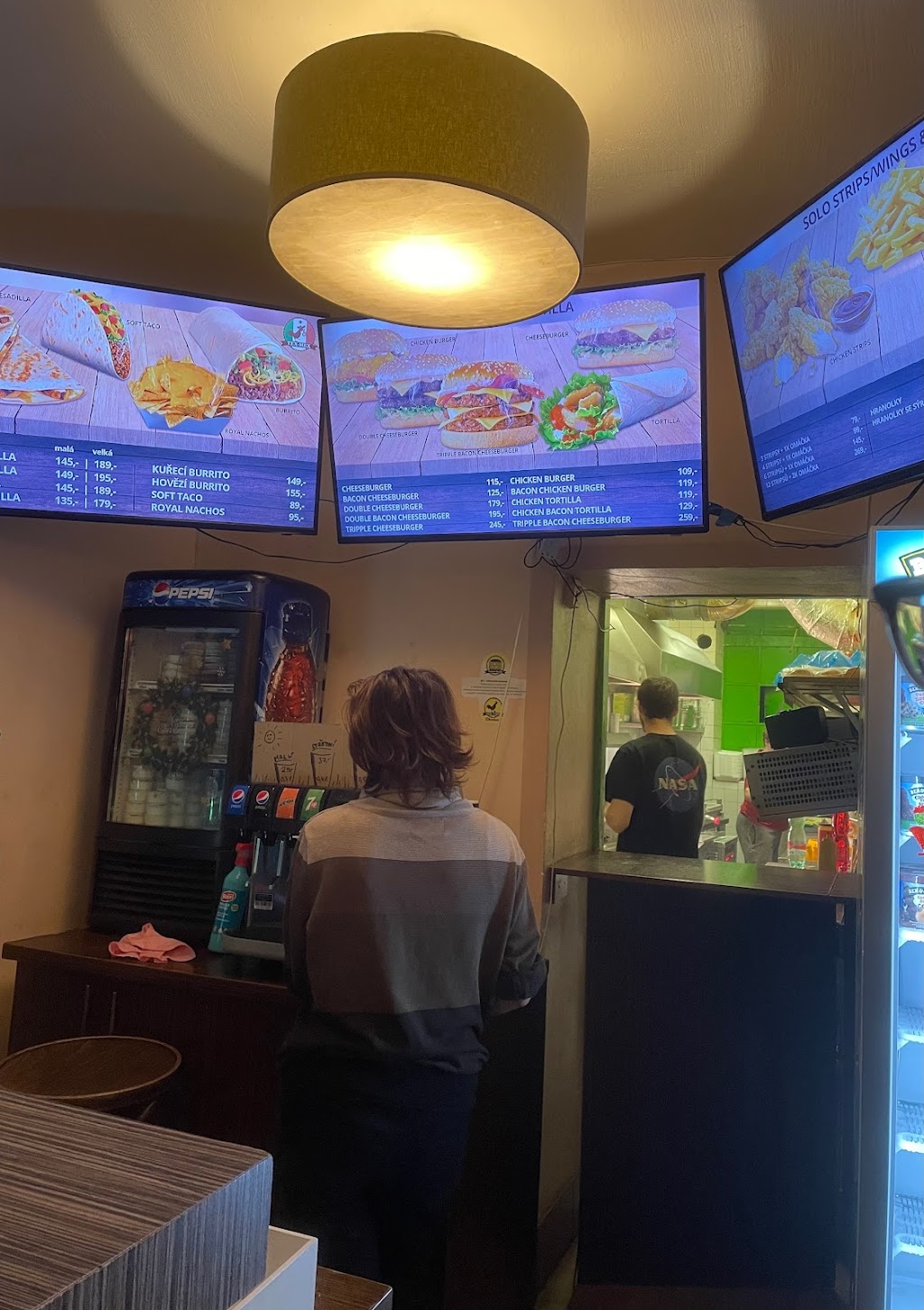 New York BURGER & CHICKEN | Zeyerova 953/4, 360 01 Karlovy Vary-Karlovy Vary 1, Czechia | Phone: 721 735 362