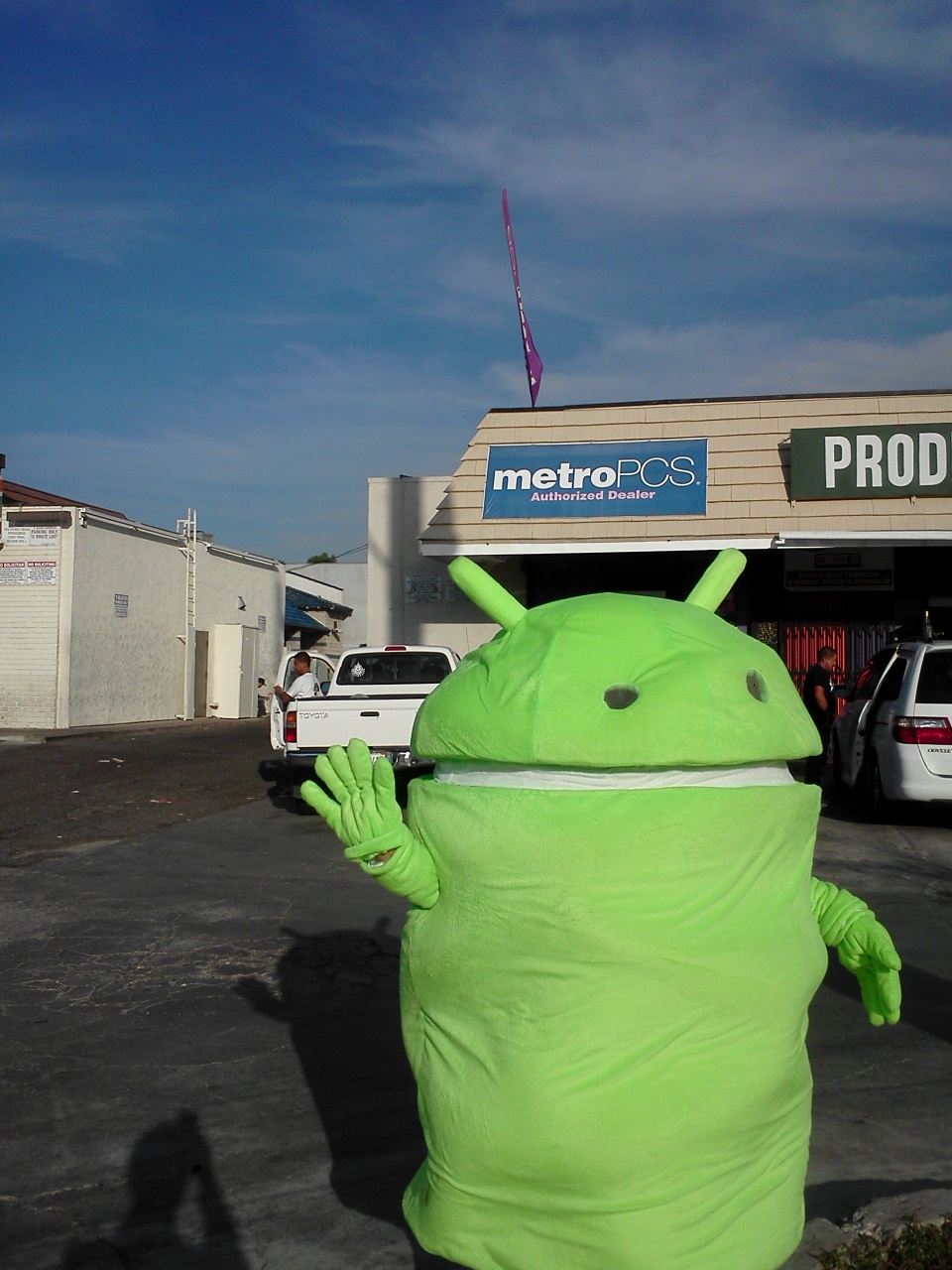 Metro by T-Mobile | 2140 Placentia Ave, Costa Mesa, CA 92627, USA | Phone: (949) 631-4162