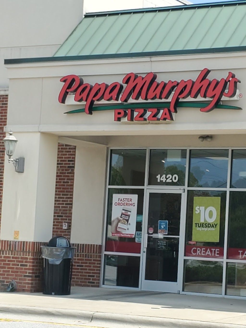 Papa Murphys Take N Bake Pizza | 1420 N Main St, Fuquay-Varina, NC 27526, USA | Phone: (919) 762-7433