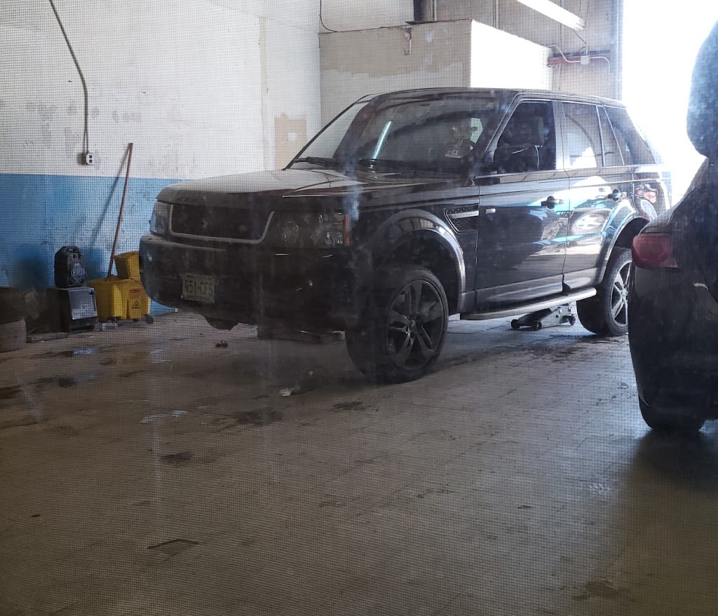 Orellanas tires distribution INC in 124 E 4th St, Plainfield, NJ 07060, USA