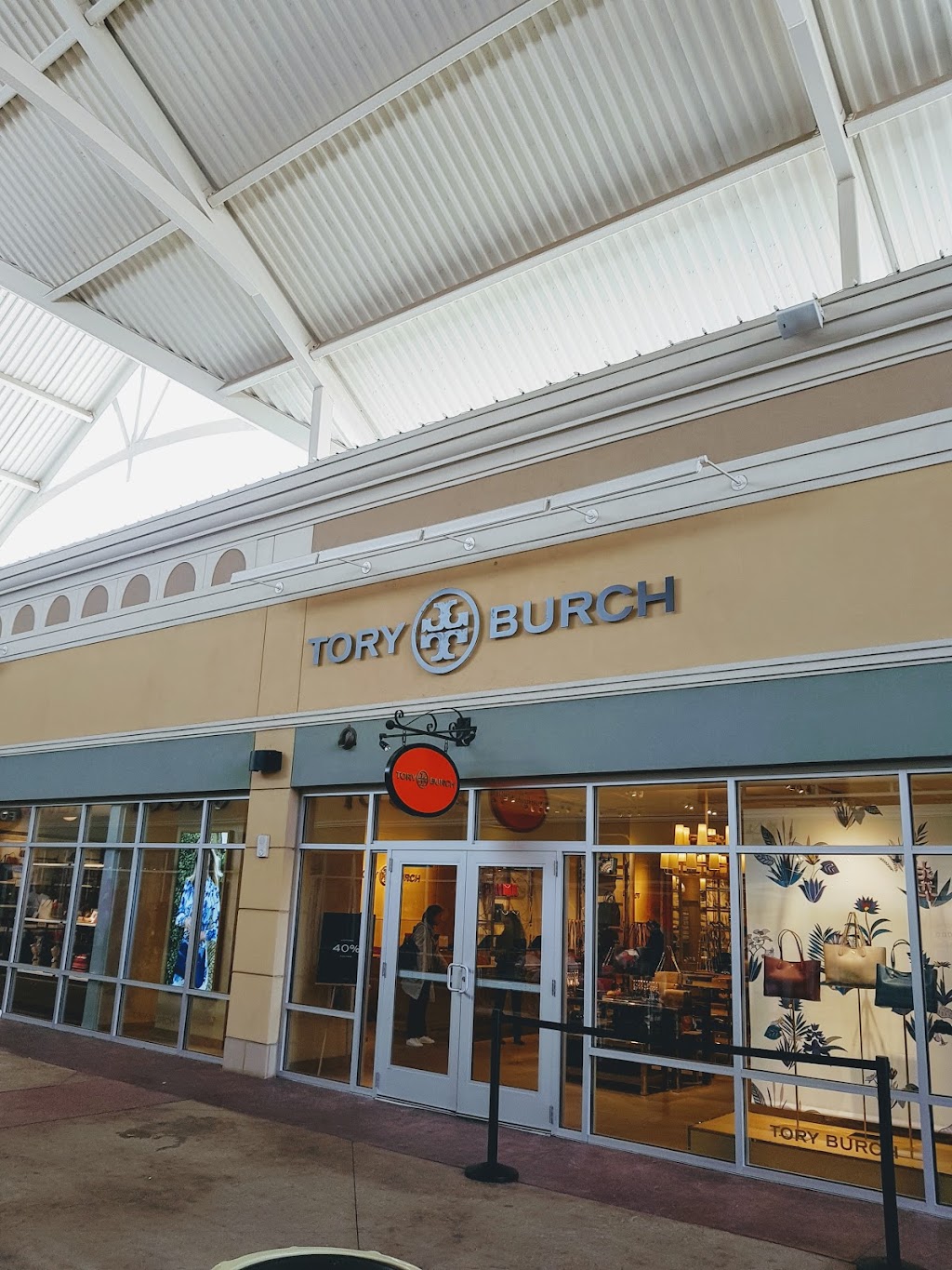 Tory Burch Outlet | 1155 Buck Creek Rd Suite E545, Simpsonville, KY 40067, USA | Phone: (502) 722-8685