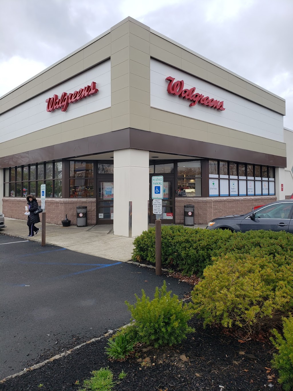 Walgreens | 15 Summerhill Rd, Spotswood, NJ 08884, USA | Phone: (732) 251-8202