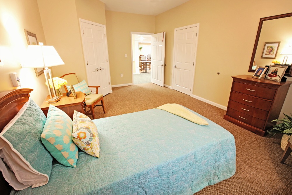 Commonwealth Senior Living at Georgian Manor | 651 River Walk Pkwy, Chesapeake, VA 23320, USA | Phone: (757) 436-9618