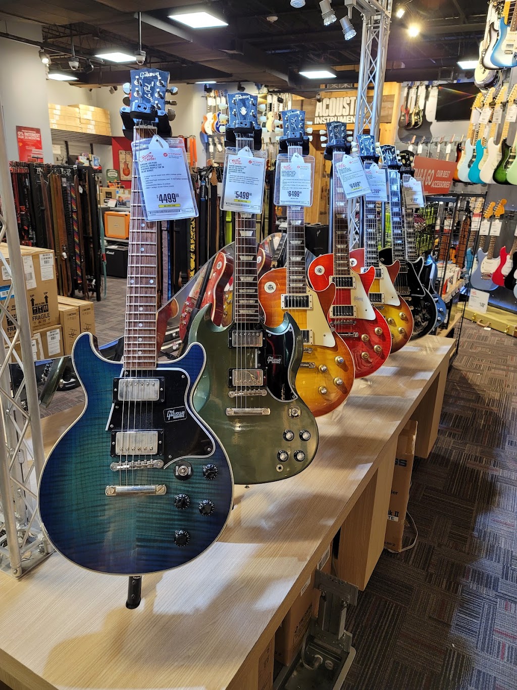 Guitar Center | 2525 W Anderson Ln. #200, Austin, TX 78757, USA | Phone: (512) 419-0310