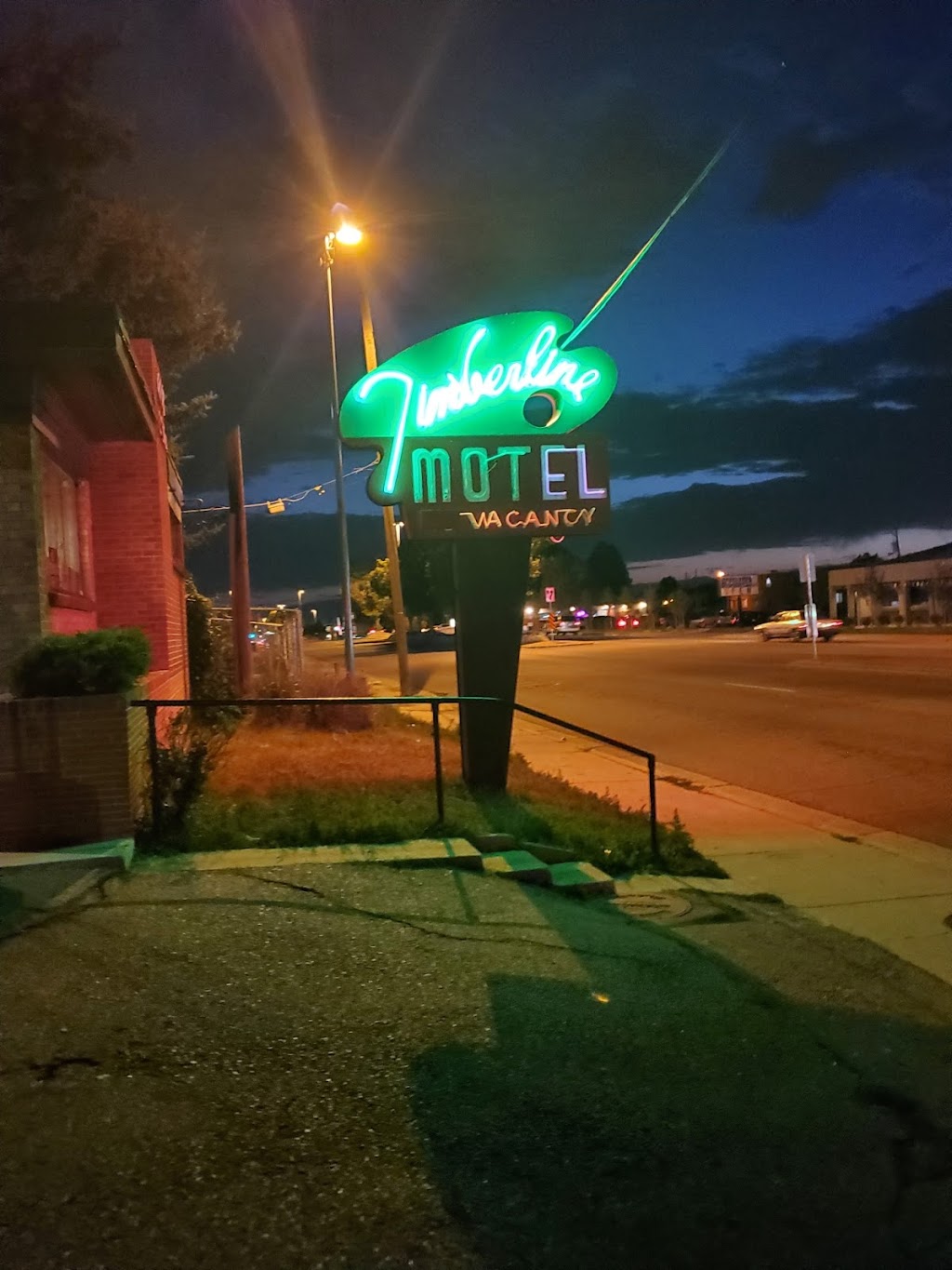 Timberline Motel | 11818 E Colfax Ave, Aurora, CO 80010, USA | Phone: (720) 660-0433