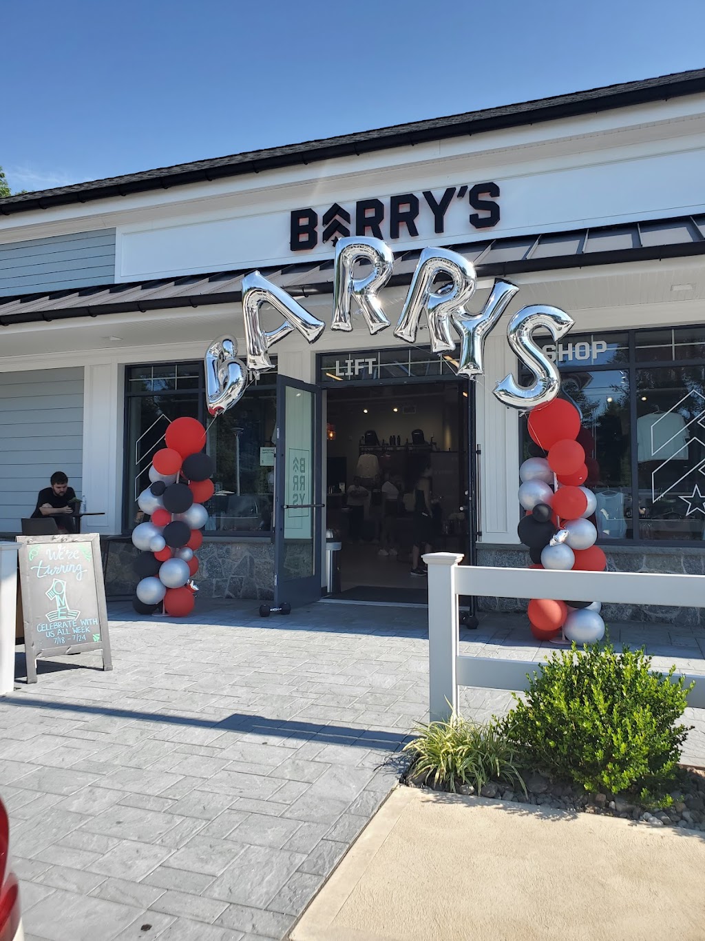 Barrys Roslyn | 385 Willis Ave, Roslyn Heights, NY 11577, USA | Phone: (516) 464-5001