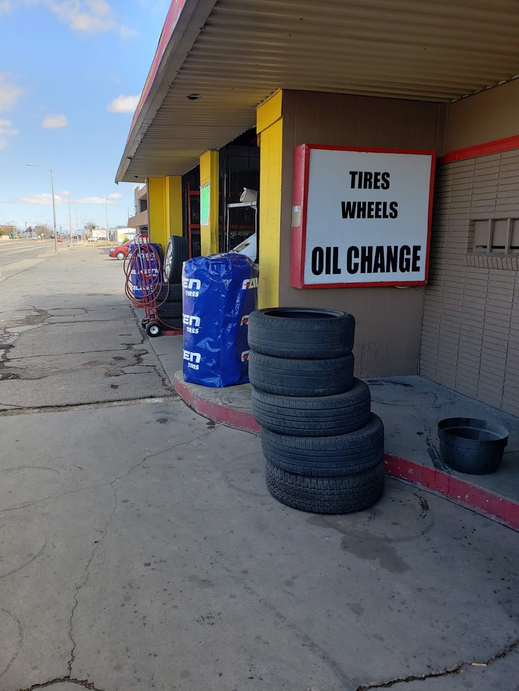 Empire Tire Shop & Auto Detail | 700 San Mateo Blvd NE, Albuquerque, NM 87108, USA | Phone: (505) 255-0784