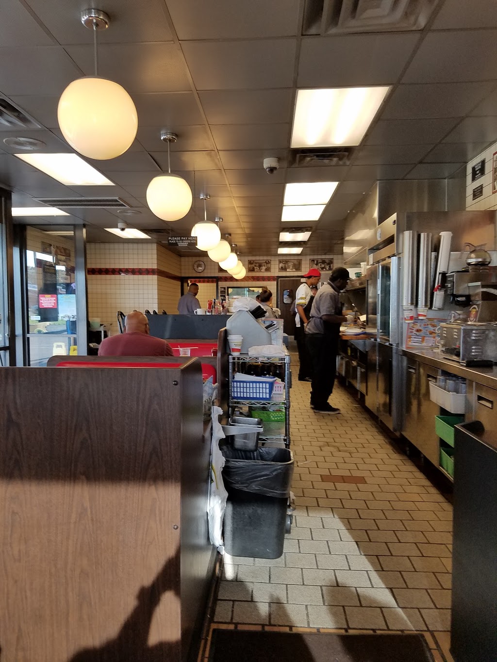 Waffle House | 6502 US-301, Tampa, FL 33610, USA | Phone: (813) 621-2227
