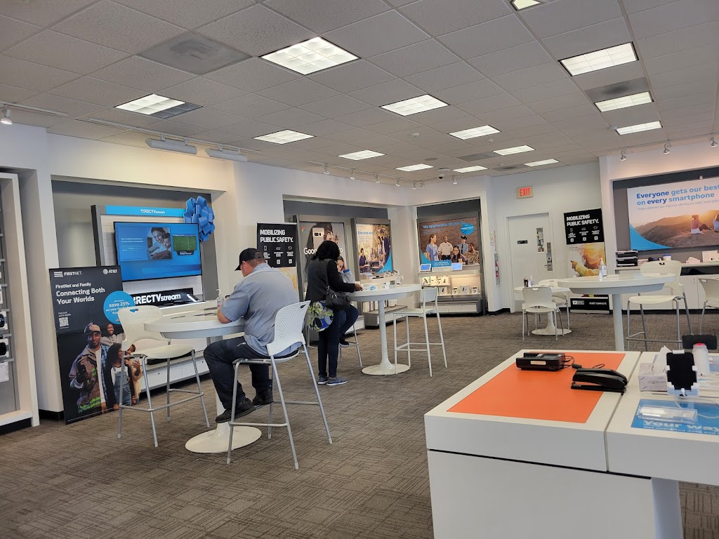 AT&T Store | 320 S Mountain Ave, Upland, CA 91786, USA | Phone: (909) 608-1621