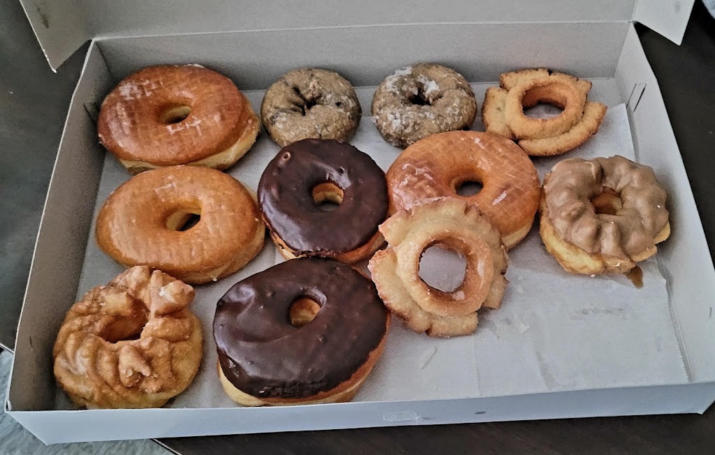 Johnnys Donuts | 7355 Village Pkwy, Dublin, CA 94568, USA | Phone: (925) 828-9252