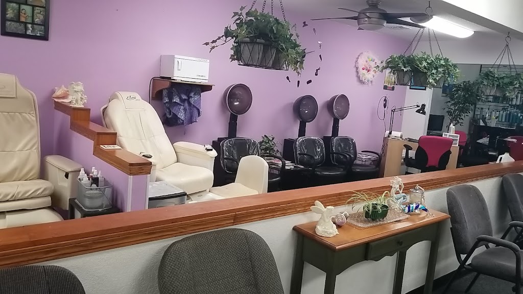 Traceys Dream Weavers Salon and Spa | 431 State St, Augusta, KS 67010, USA | Phone: (316) 775-3050