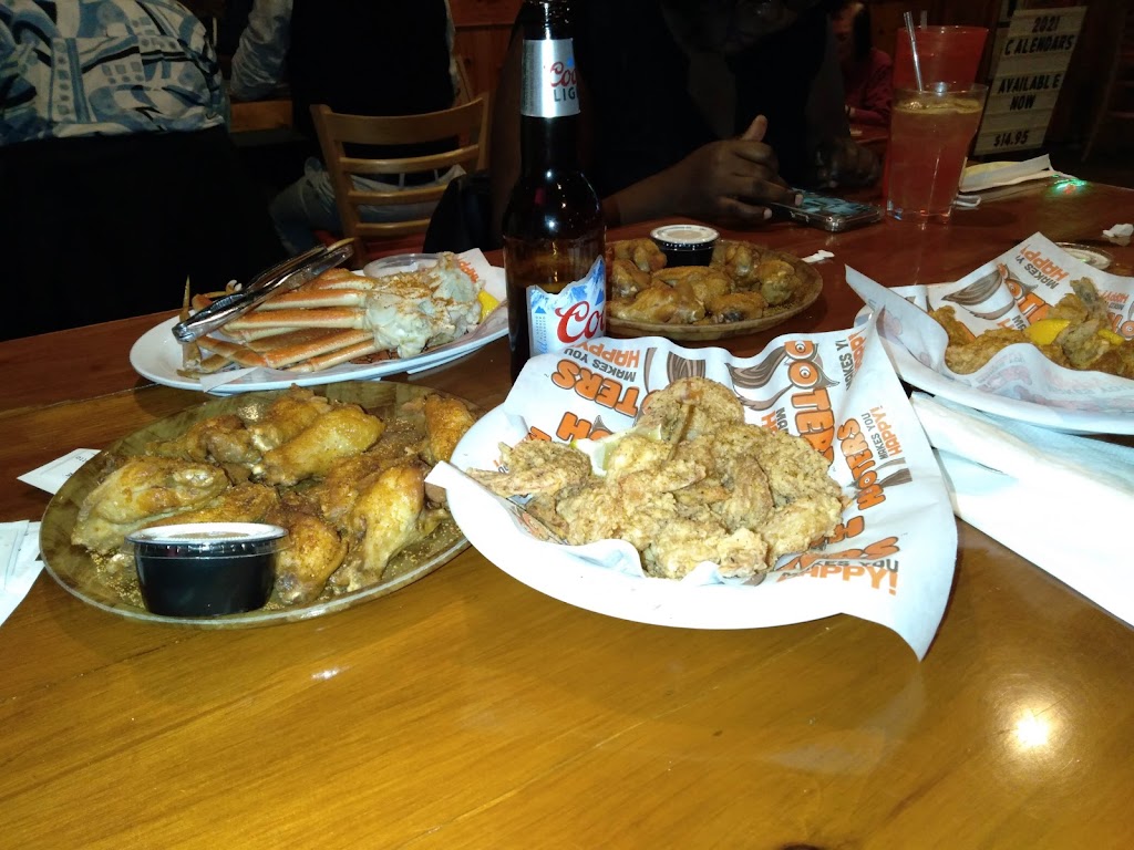 Hooters of Brunswick | 195 NJ-18, East Brunswick, NJ 08816, USA | Phone: (732) 565-9464