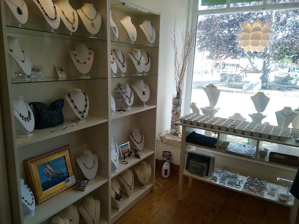 Seaside Boutique and Beads | 23 Dock Square, Rockport, MA 01966, USA | Phone: (978) 546-2223