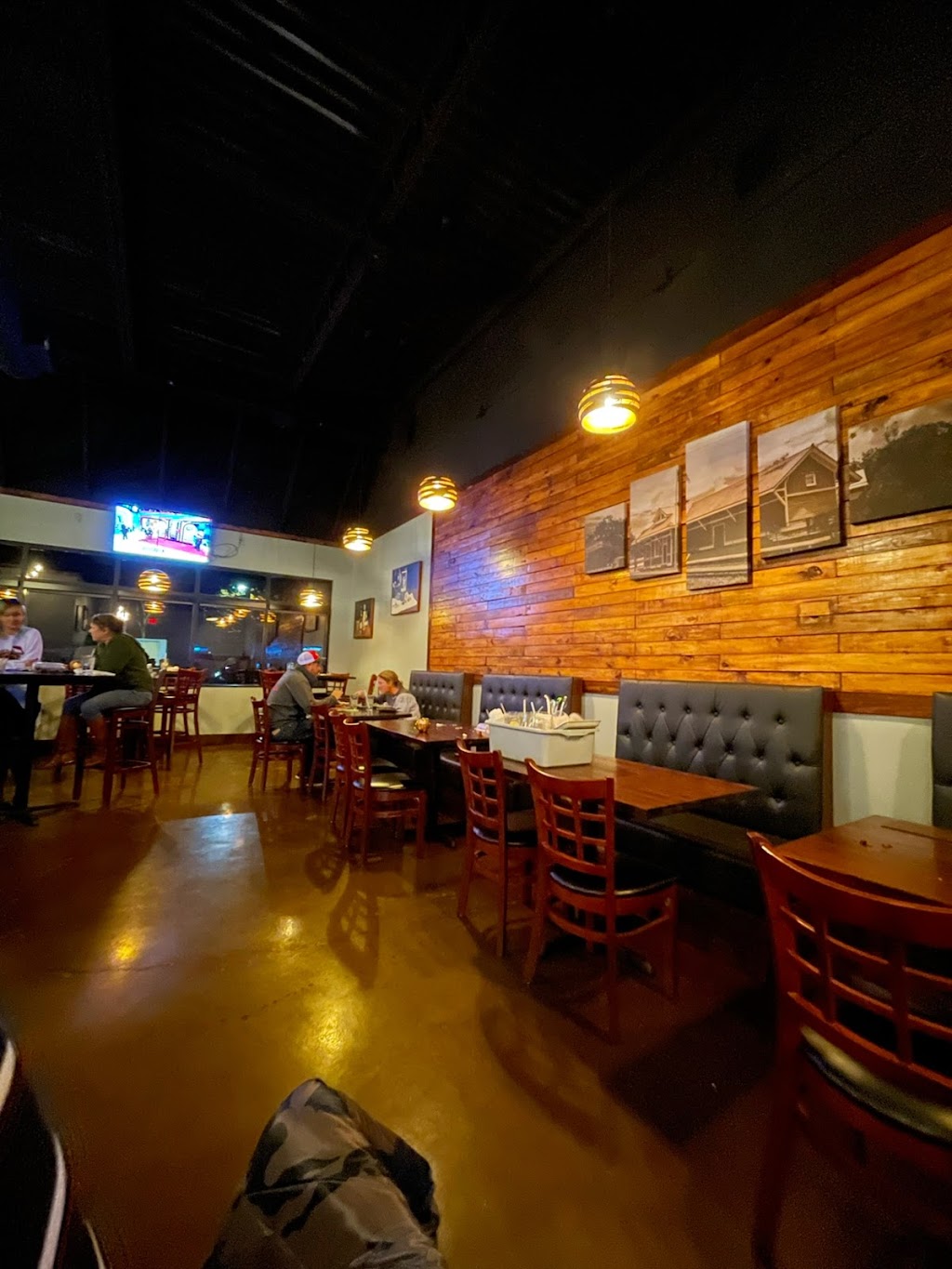 Latitude Kitchen and Tap | 5939 Holly Springs Pkwy #202, Holly Springs, GA 30188, USA | Phone: (678) 403-8869
