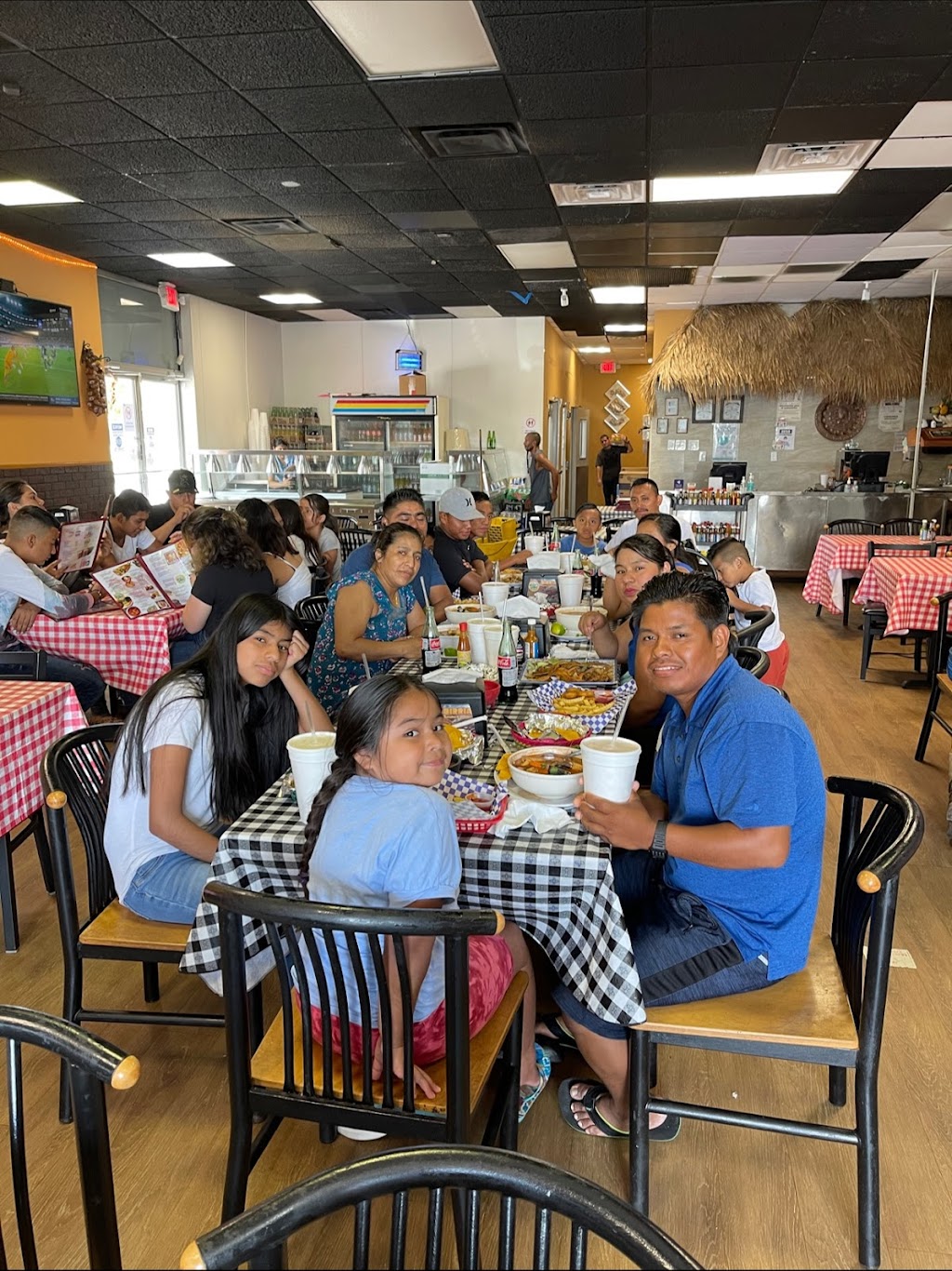 Mariscos El Pulpo | 2332 W Oak Ridge Rd, Orlando, FL 32809, USA | Phone: (407) 930-7477