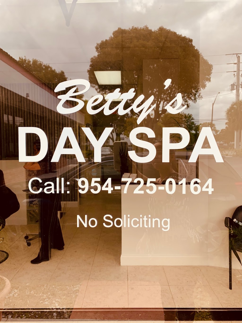Bettys Day Spa | 2745 W Hillsboro Blvd #4, Deerfield Beach, FL 33442, USA | Phone: (954) 725-0164