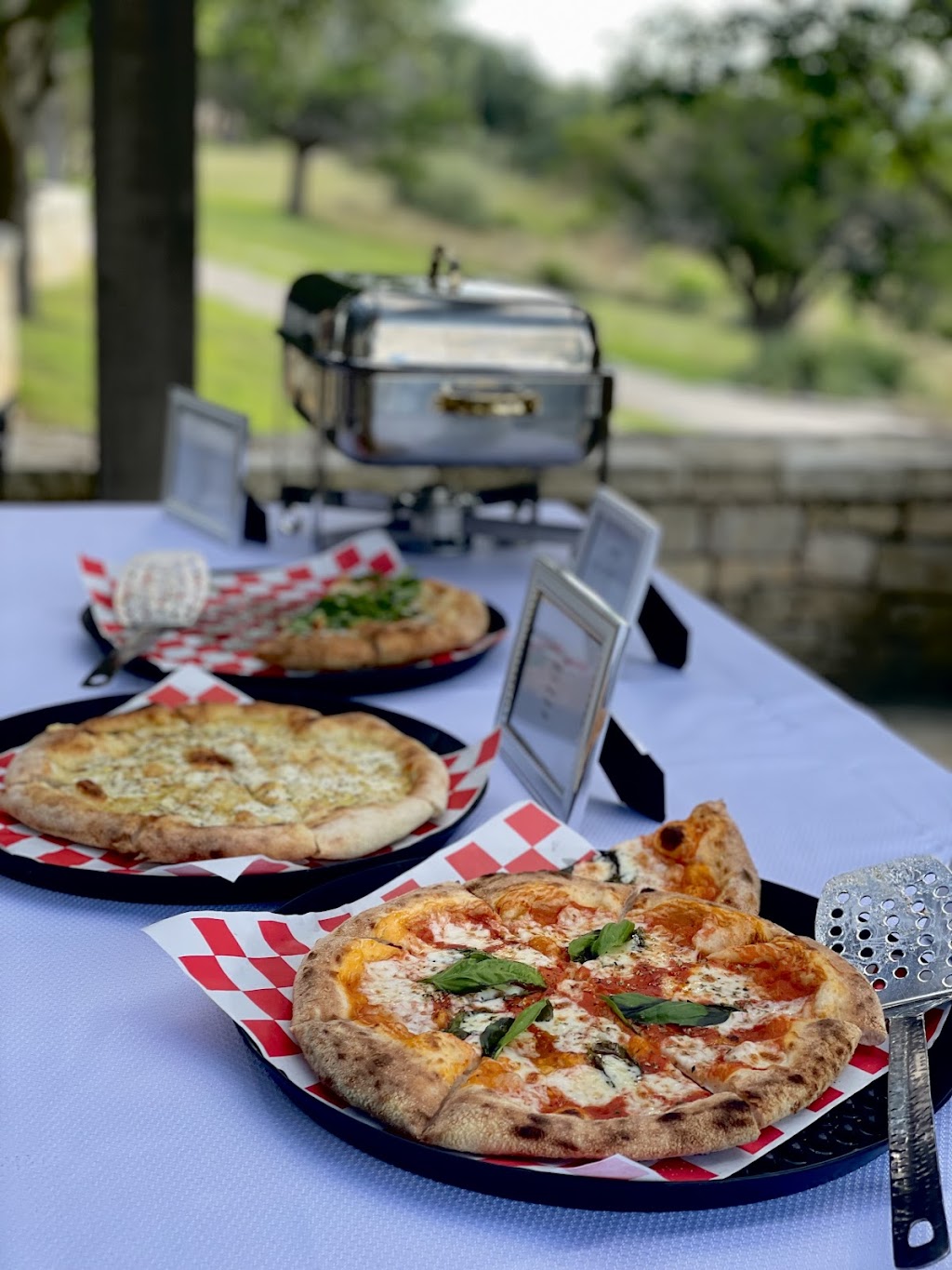 La Calabria Pizzeria and Catering | Located inside Riven Rock Ranch, 390 Hermann Sons Rd, Comfort, TX 78013, USA | Phone: (830) 254-4235