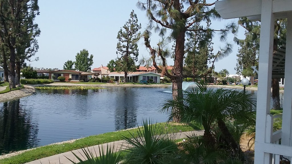 Lake Park La Mirada | 13990 Imperial Hwy., La Mirada, CA 90638, USA | Phone: (562) 921-5700