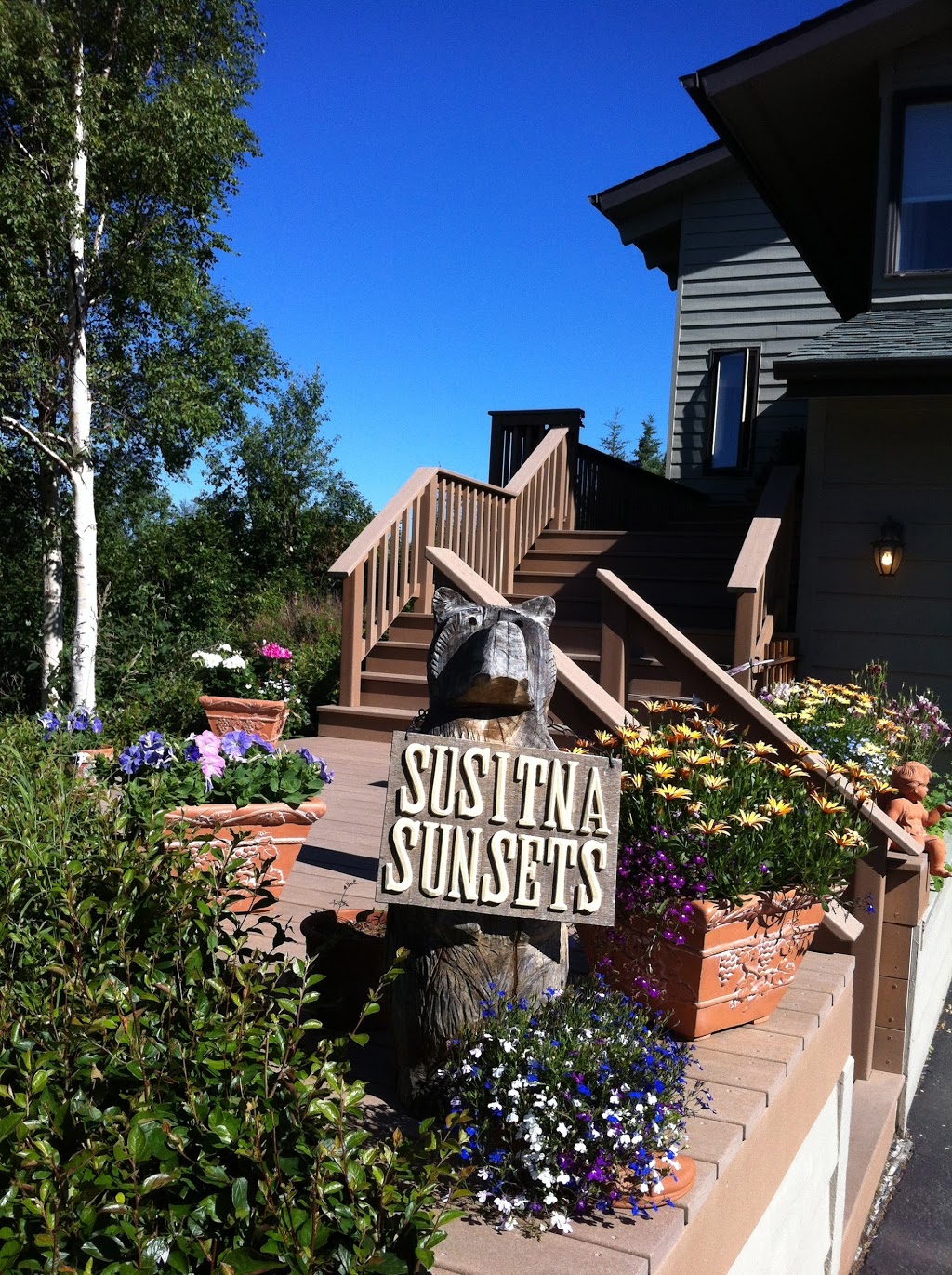 Susitna Sunsets Bed & Breakfast | 9901 Conifer St, Anchorage, AK 99507, USA | Phone: (907) 360-3983
