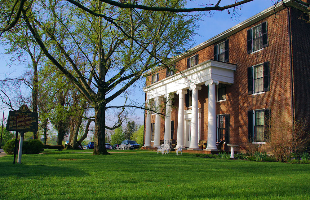 Beaumont Inn | 638 Beaumont Inn Dr, Harrodsburg, KY 40330, USA | Phone: (859) 734-3381