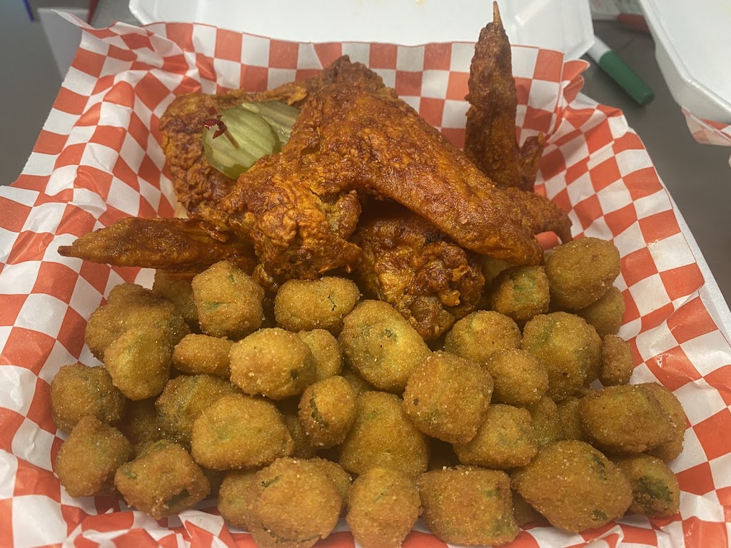 Helens Hot Chicken | 413 E Round Grove Rd Suite 102A, Lewisville, TX 75067, USA | Phone: (972) 537-5849