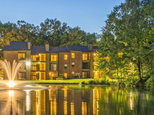 The Summit Apartments | 4981 Hidden Lake Dr, Memphis, TN 38128, USA | Phone: (901) 730-7000