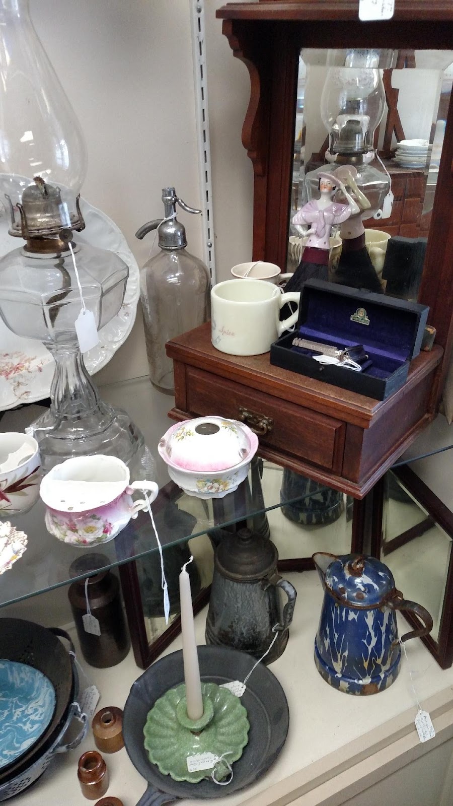 Lakeview Antiques and Collectables | 41990 Big Bear Blvd, Big Bear Lake, CA 92315 | Phone: (808) 927-9885